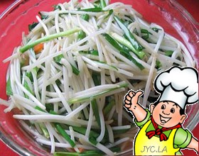 豆芽拌韭菜的做法