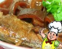 猪皮豆腐炖鲤鱼的做法