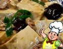 草菇炖豆腐的做法